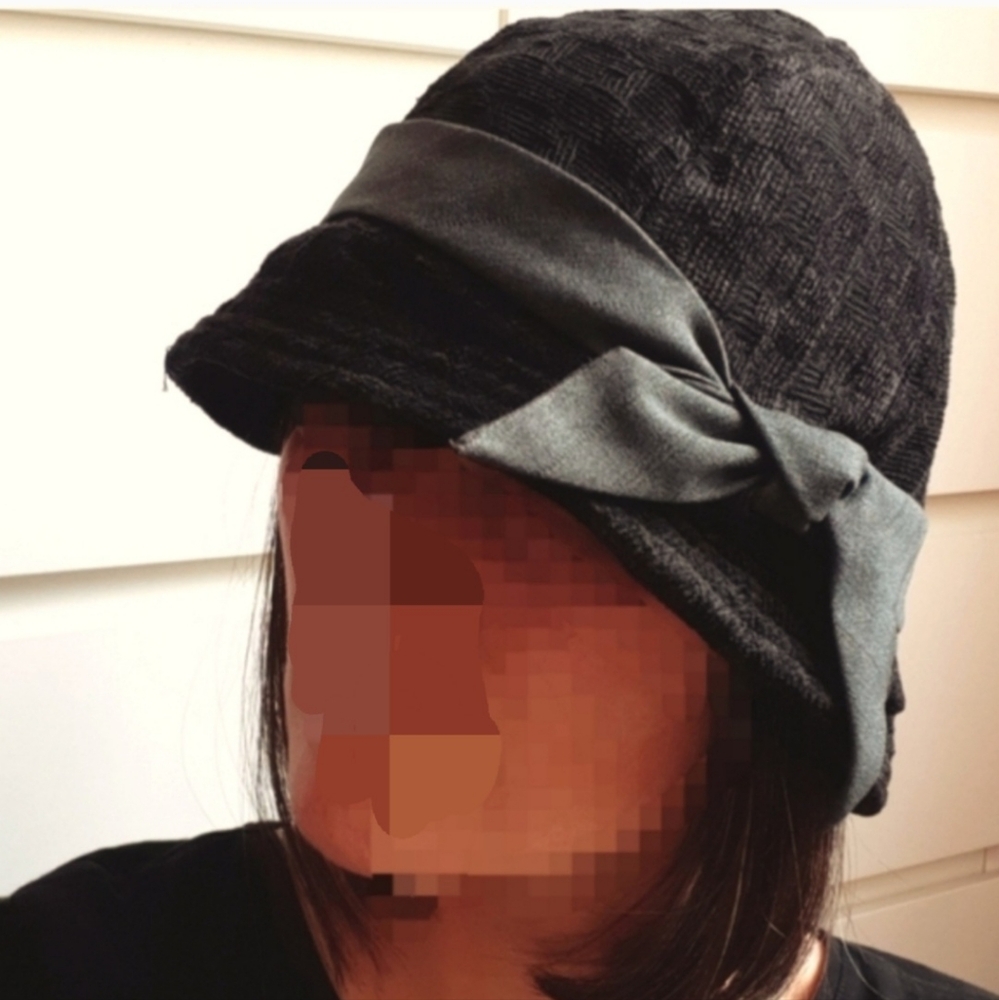 HANDMADE Cloche Hat - Picture 3 of 3